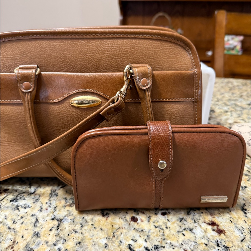 Vintage- Liz Claiborne Brown Leather Bag And Wallet Set - 7 1/2 X 10 1/2 X 4“